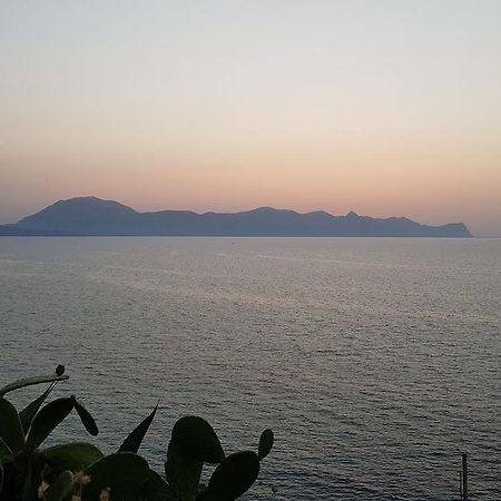 Stanze Del Mare Bed & Breakfast Balestrate Bagian luar foto