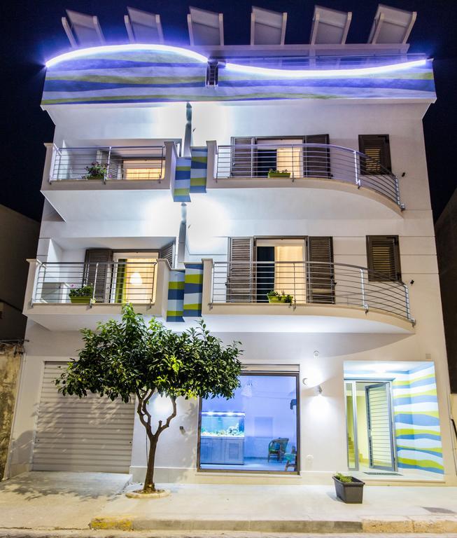 Stanze Del Mare Bed & Breakfast Balestrate Bagian luar foto