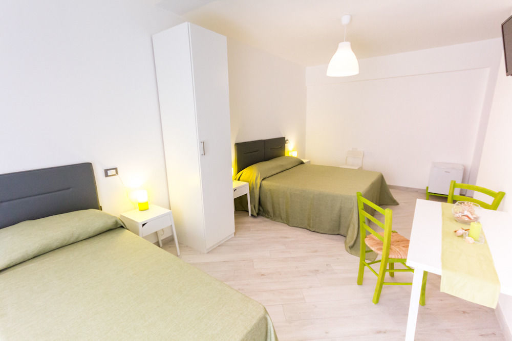 Stanze Del Mare Bed & Breakfast Balestrate Bagian luar foto